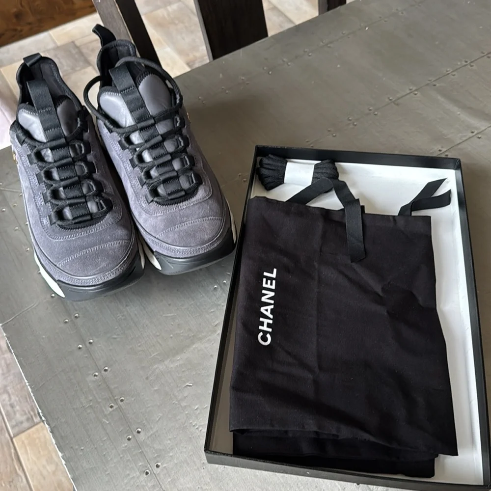 Chanel 23k gray grey suede sneakers trainers flats logo black flats sz 39